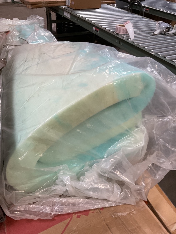 Photo 1 of **DIRTY FROM TRANSPORT **Sweetcrispy Mattress Topper King, 3 Inch Thick Memory Foam Gel Infused Cooling Toppers Pad for King Size Bed, Sleeper Sofa, RV, Camper, CertiPUR US Certified, Ventilated and Breathable