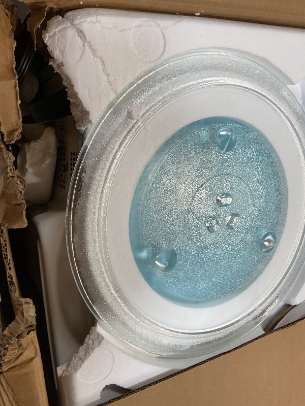 Photo 1 of **CORNER DENTED**Galanz GLCMKZ11BER10 Retro Countertop Microwave Oven with Auto Cook & Reheat, Defrost, Quick Start Functions, Easy Clean with Glass Turntable, Pull Handle, 1.1 cu ft, Blue