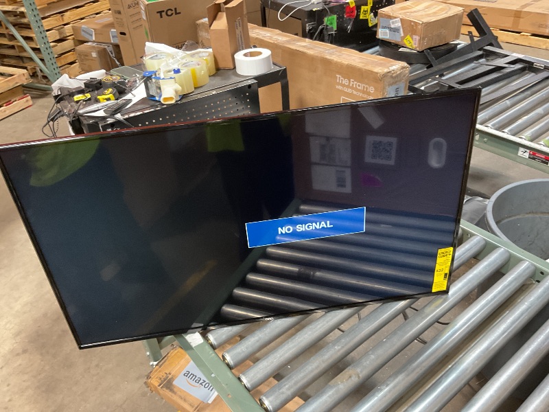 Photo 1 of **SCTRACHED ON COVER**Roku Smart TV 2025 – 43-Inch Select Series, 4K HDR TV – RokuTV with Enhanced Voice Remote – Flat Screen LED Television with Wi-Fi for Streaming Live Local News, Sports, Family Entertainment