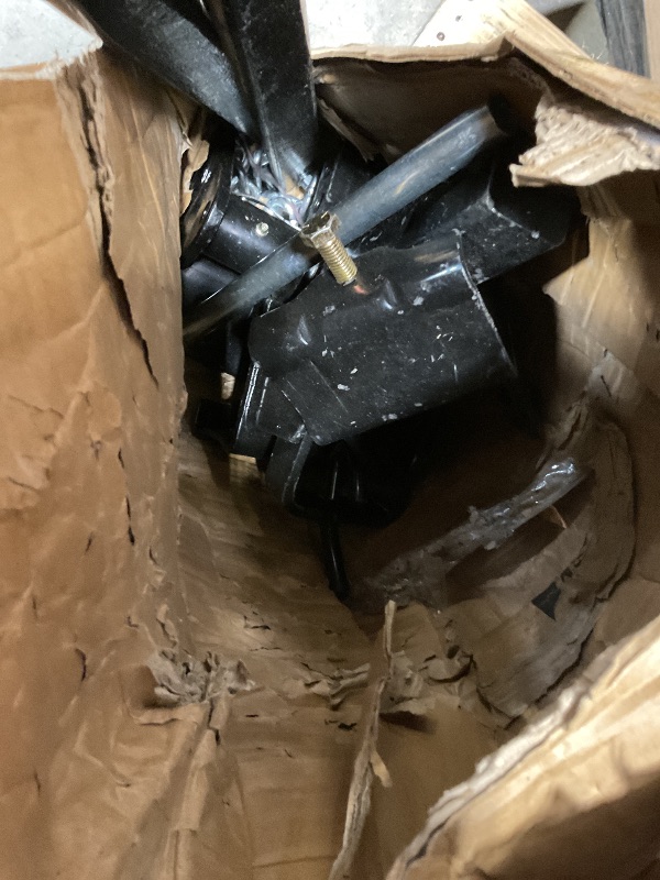 Photo 1 of **SELLING FOR PARTS AS PARTIAL SET**ROUND BAR WEIGHT DISTRIBUTION HITCH WITH INTEGRATED LUBRICATION (5-6K) #17050