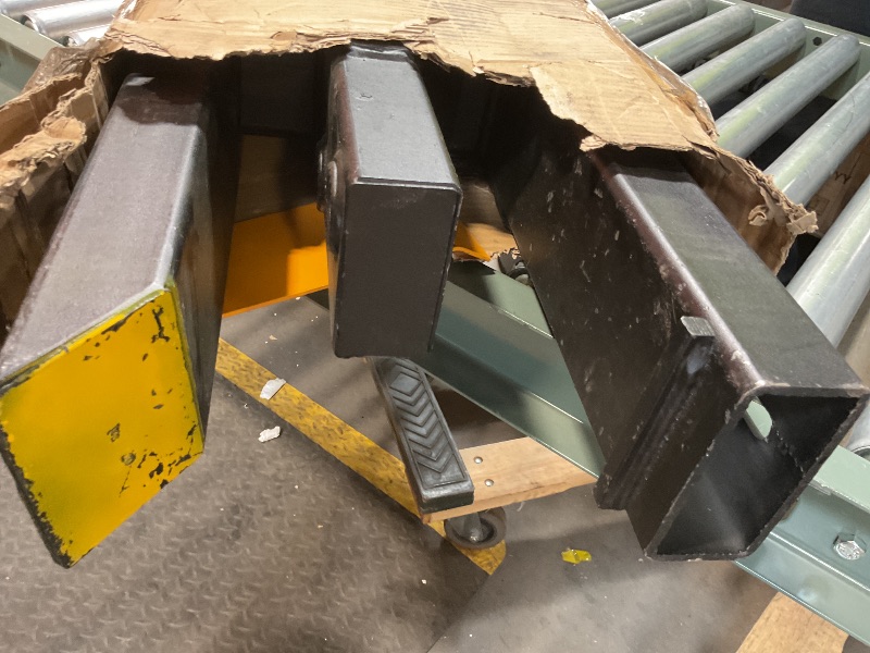 Photo 1 of **MINOR USE WEAR**VEVOR Pallet Forks, 4000 lbs Clamp on Pallet Forks, 60" Total Length Heavy Duty Pallet Forks with Adjustable Stabilizer Bar, Tractor Bucket Forks for Loader Bucket Skid Steer Tractor