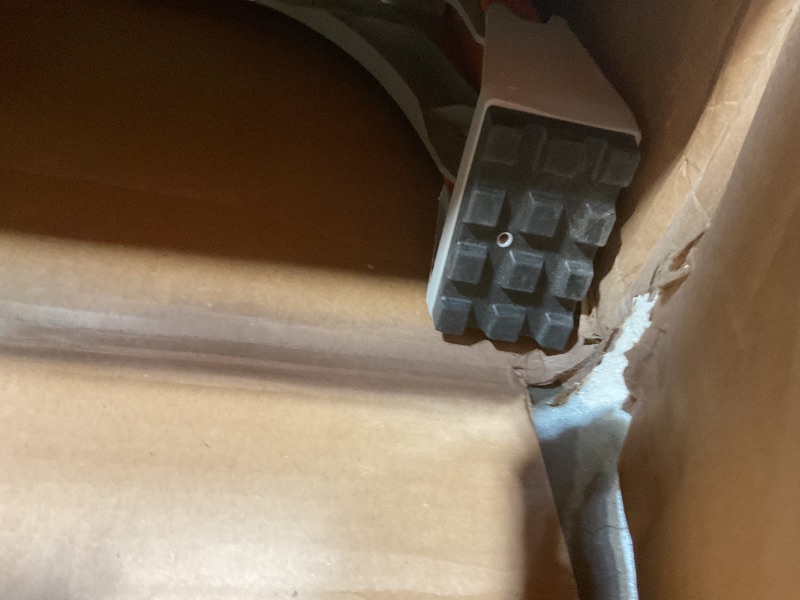 Photo 1 of **MINOR SCRAPE DAMAGE ON TOP**Advent 12 foot ladder