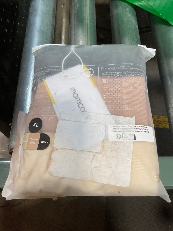 Photo 1 of **  3 PACK**Momcozy Hands Free Pumping Bra, Adjustable Breast-Pumps Holding and Nursing Bra, Suitable for Breastfeeding-Pumps by Lansinoh, Philips Avent, Spectra, Evenflo and More(Black, X-Large)