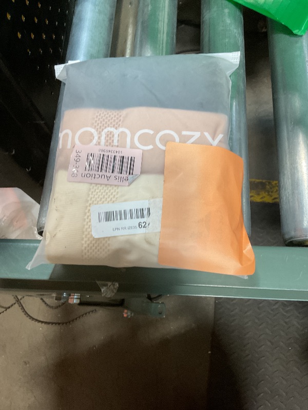 Photo 1 of **  3 PACK**Momcozy Hands Free Pumping Bra, Adjustable Breast-Pumps Holding and Nursing Bra, Suitable for Breastfeeding-Pumps by Lansinoh, Philips Avent, Spectra, Evenflo and More(Black, X-Large)