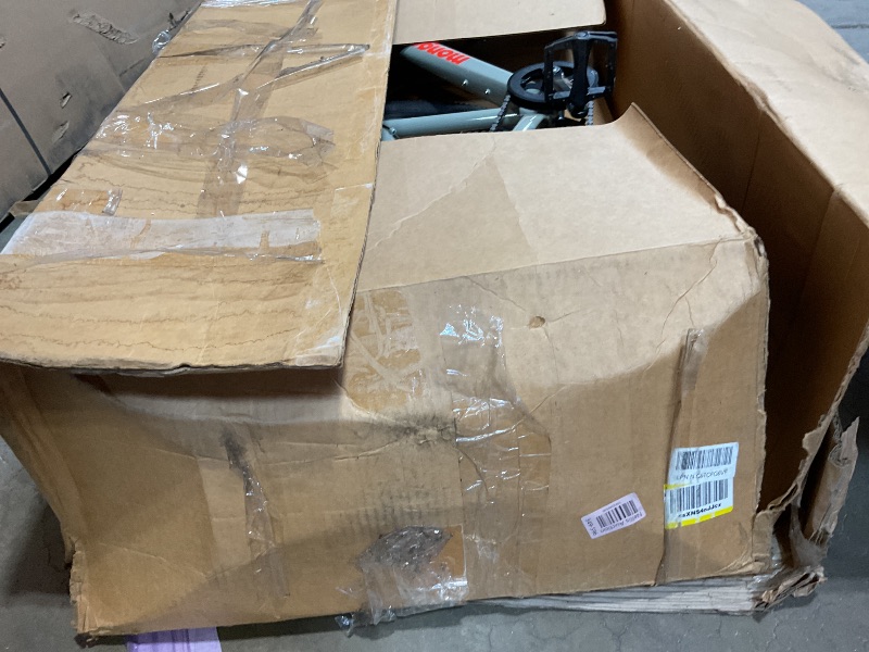 Photo 1 of **SCUFF DAMAGE FROM TRANSPORT ON FRONT FRAME**Mongoose Men's 26" Flat Rock Bike