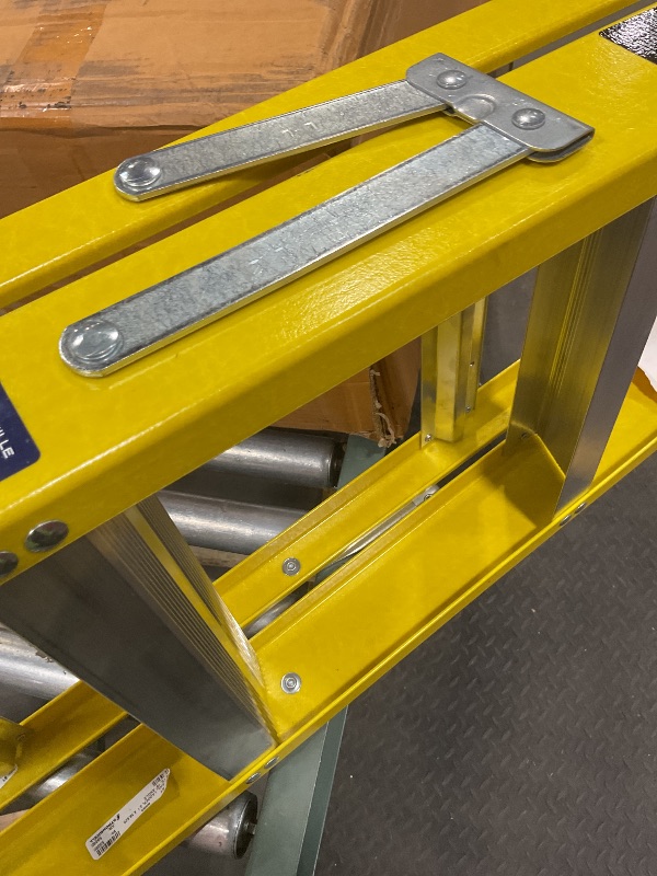 Photo 1 of **TOP CAP/STEP BROKEN**Louisville Ladder 5-Foot Fiberglass Step Ladder, 250-Pound Load Capacity, Type I, FS2005