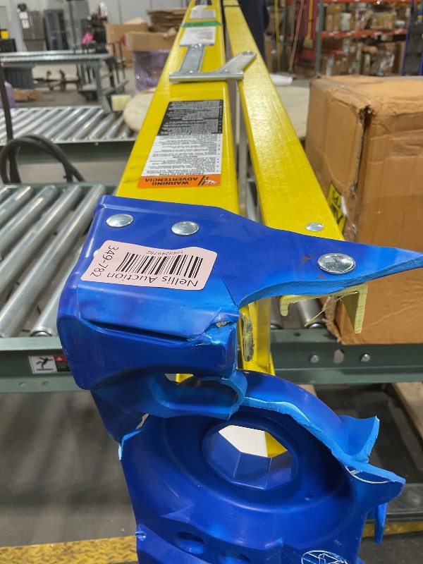 Photo 1 of **TOP CAP/STEP BROKEN**Louisville Ladder 5-Foot Fiberglass Step Ladder, 250-Pound Load Capacity, Type I, FS2005