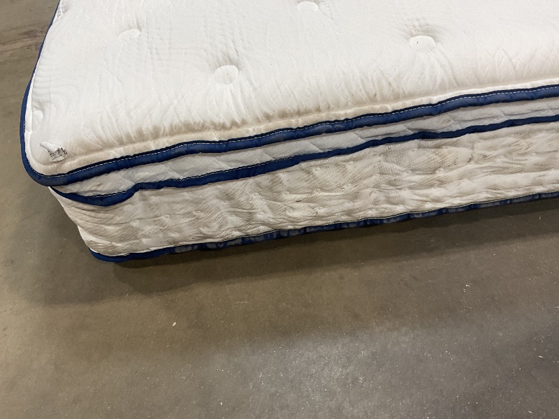 Photo 1 of **DIRT FROM TRANSPORT **Queen size mattress boxspring, hybrid
