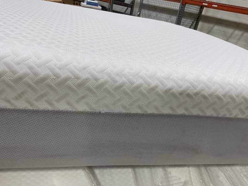 Photo 1 of **DIRTY FROM TRANSPORT **Zinus Cooling Airflow 10" Hybrid Mattress , Adult, Queen