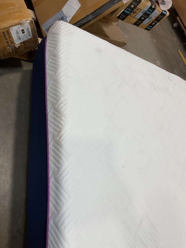 Photo 1 of **DIRTY FROM TRANSPORT . TEAR ON BOTTOM**Signature Sleep Memoir 12 Inch Memory Foam Mattress, Medium, Certipur-US and OEKO-TEX,