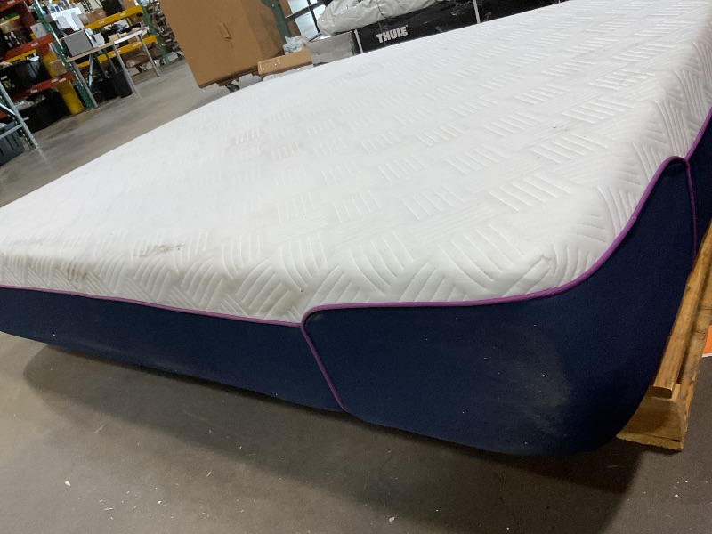 Photo 1 of **DIRTY FROM TRANSPORT . TEAR ON BOTTOM**Signature Sleep Memoir 12 Inch Memory Foam Mattress, Medium, Certipur-US and OEKO-TEX,