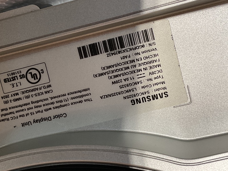 Photo 1 of **DOESN'T POWER ON HAS DAMAGE IN ONE OF THE CORNERS (LOOKS LIKE IT WAS DROPPED** Samsung 49" Odyssey OLED (G93SC) Series Curved Gaming Monitor w QD-OLED