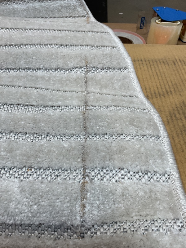 Photo 1 of **DIRTY FROM TRANSPORT **JONATHAN Y Hallie High-Low Curve Ivory/Cream 7' Round Indoor/Outdoor Area Rug, Minimalist, Pet Friendly, Non-Shedding, Stain Resistant, Hose-Washable for Backyard, Patio, Porch (SCN100B-7R)