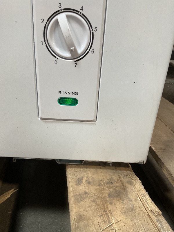 Photo 1 of *FOR PARTS ONLY/ DOES NOT COOL* BLACK+DECKER 7.0 Cu. Ft. Chest Freezer BCFK706