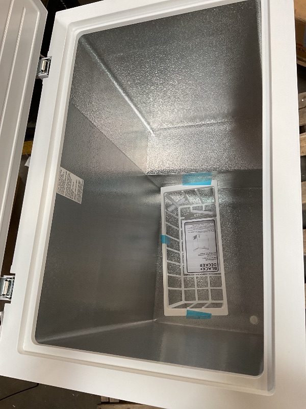 Photo 1 of *FOR PARTS ONLY/ DOES NOT COOL* BLACK+DECKER 7.0 Cu. Ft. Chest Freezer BCFK706