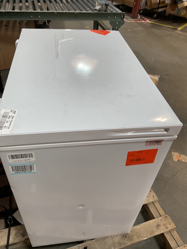 Photo 1 of *FOR PARTS ONLY/ DOES NOT COOL* BLACK+DECKER 7.0 Cu. Ft. Chest Freezer BCFK706