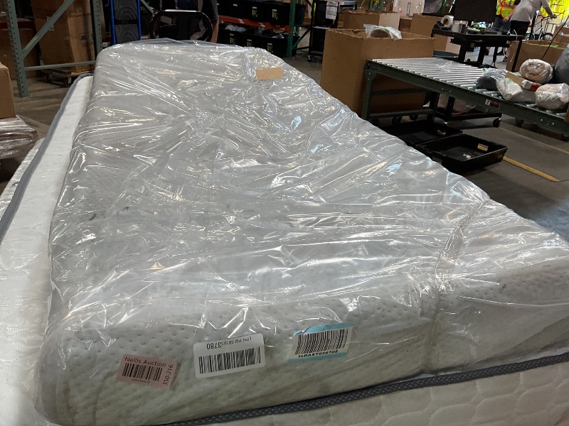 Photo 1 of **HEAVY DIRTY**ZINUS 6 Inch Green Tea Memory Foam Mattress [New Version],  Fiberglass free, Medium Firm Feel, Zoned Pressure Relief, Certified Safe Foams & Fabric, Mattress i