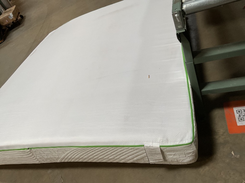 Photo 1 of **DIRTY FROM TRANSPORT **ZINUS 6 Inch Foam and Spring Hybrid Mattress, 2 Pack [New Version], Twin, Fiberglass Free, Bunk Bed Compatible, Durable Support, Certified Safe Foams & Fabric, Mattress 