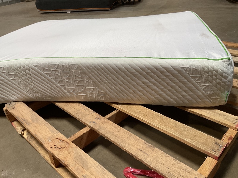 Photo 1 of **DIRTY FROM TRANSPORT **ZINUS 6 Inch Foam and Spring Hybrid Mattress, 2 Pack [New Version], Twin, Fiberglass Free, Bunk Bed Compatible, Durable Support, Certified Safe Foams & Fabric, Mattress 