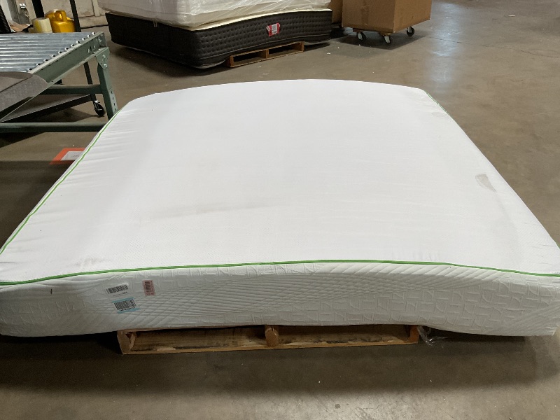 Photo 1 of **DIRTY FROM TRANSPORT **ZINUS 6 Inch Foam and Spring Hybrid Mattress, 2 Pack [New Version], Twin, Fiberglass Free, Bunk Bed Compatible, Durable Support, Certified Safe Foams & Fabric, Mattress 
