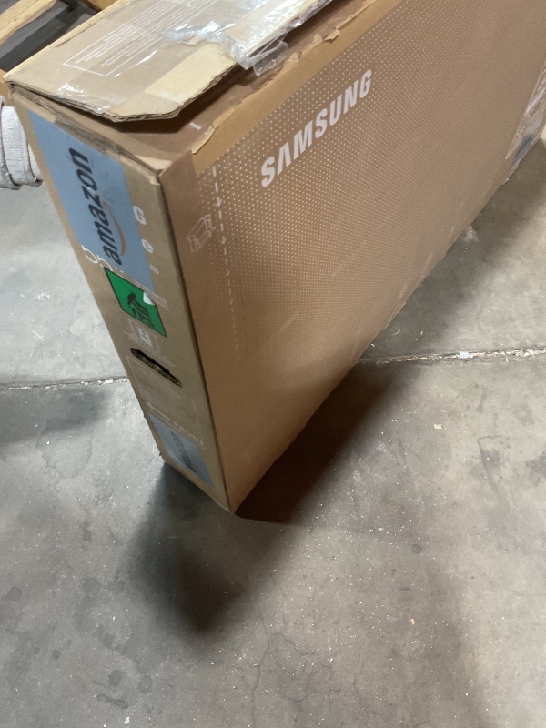 Photo 1 of **FUNCTIONS WITH STRIPE DOWN RIGHT SIDE**Samsung 55-Inch Class The Frame LS03F 4K QLED Smart TV (2025 Model) Modern Frame Design, NQ4 AI Gen2 Processor, Art Mode, Artful Picture Quality, Samsung Vision AI, Alexa Built-in