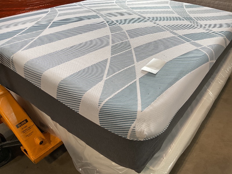 Photo 1 of **DIRTY FROM TRANSPORT **Sealy Dreamlife 12” Hybrid Mattress-i, California King, SealyComfort Gel Memory Foam, SealyResponsive Encased Coils, Surface-Guard Technology