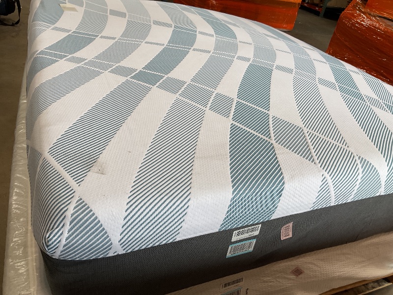 Photo 1 of **DIRTY FROM TRANSPORT **Sealy Dreamlife 12” Hybrid Mattress-i, California King, SealyComfort Gel Memory Foam, SealyResponsive Encased Coils, Surface-Guard Technology