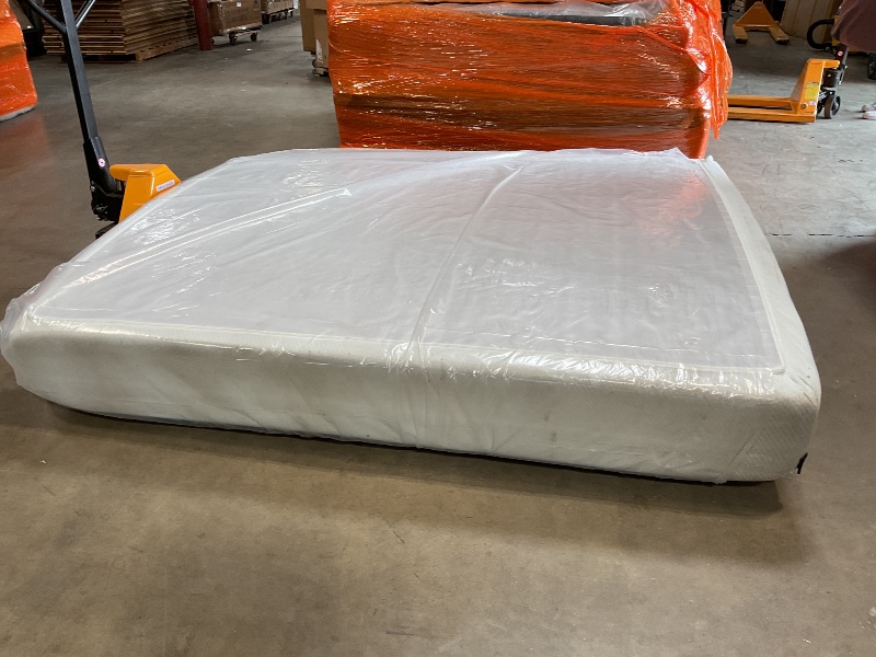 Photo 1 of **DIRTY FROM TRANSPORT **ZINUS 12 Inch Green Tea Memory Foam Mattress [New Version], King, Fiberglass free, Medium Firm Feel, Zoned Pressure Relief, Certified Safe Foams & Fabric, Mattress 
