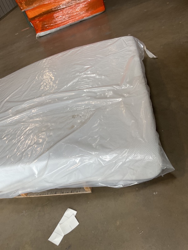 Photo 1 of **DIRTY FROM TRANSPORT **ZINUS 10 Inch Green Tea Cooling Memory Foam Mattress [New Version], King, Fiberglass Free, Medium Firmness, Cooling Gel Foam, Certified Safe Foams & Fabric, 