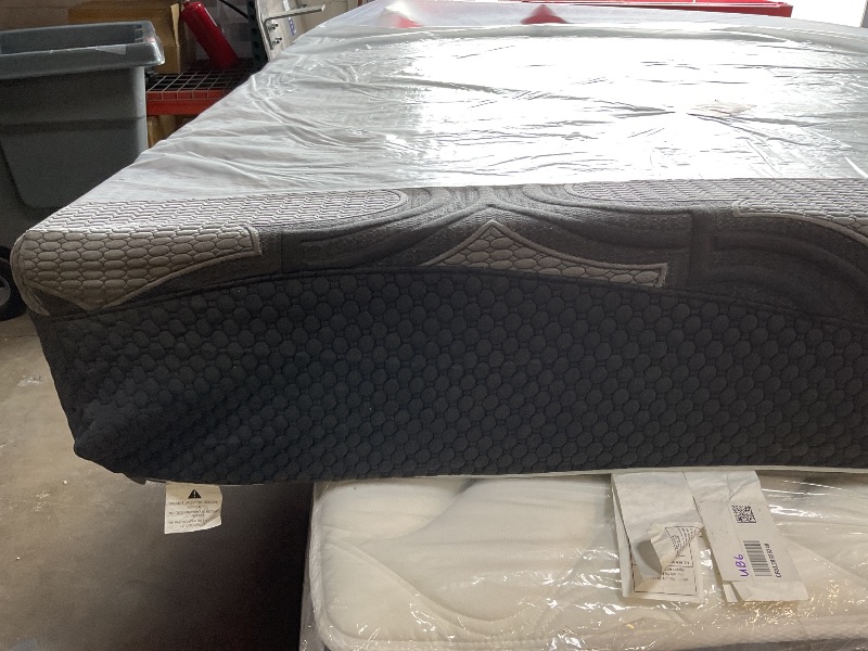 Photo 1 of **DIRTY FROM TRANSPORT **Signature Design by Ashley King Size 12 Inch Hybrid Mattress with Cooling Gel Memory Foam and Lumbar Support Form