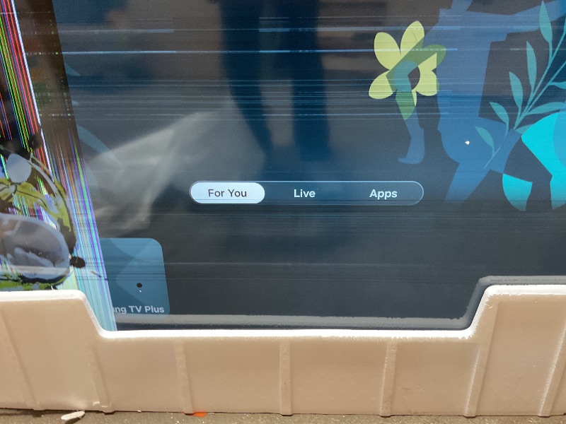 Photo 1 of ****CRACKED SCREEN PARTS ONLY**** SAMSUNG 50-Inch Class Crystal UHD U8000F 4K Smart TV (2025 Model) Endless Free Content, Crystal Processor 4K, MetalStream Design, Knox Security, Works with Alexa