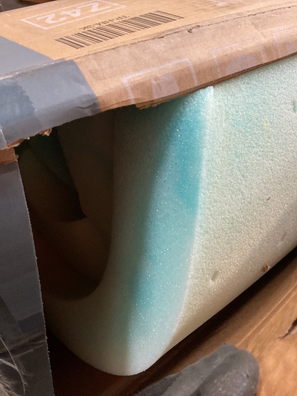 Photo 1 of **DIRTY DROM TRANSPORT**Mattress topper looks like for a king size