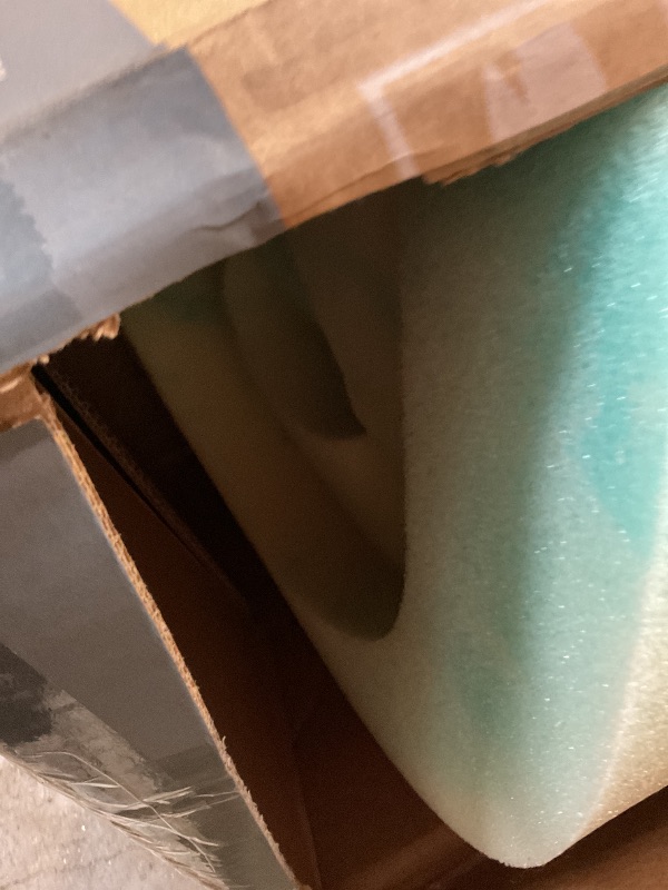 Photo 1 of **DIRTY DROM TRANSPORT**Mattress topper looks like for a king size