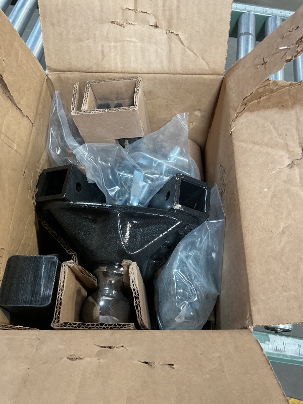 Photo 1 of Equal-i-zer 4-point Sway Control Hitch, 90-00-1000, 10,000 Lbs Trailer Weight Rating, 1,000 Lbs Tongue Weight Rating, Weight Distribution Kit Includes Standard Hitch Shank, Ball NOT Included