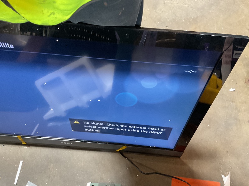 Photo 1 of Full HD 1080p Resolution
Edge LED Backlighting with Slim Design
Wi-Fi Ready
BRAVIA Internet Capable
Motionflow 120Hz Technology
Ambient Sensor
USB Port
Presence Sensor Technology
Energy Saving Switch
Show Less
The KDL-46EX700 46" BRAVIA HDTV from Sony is 