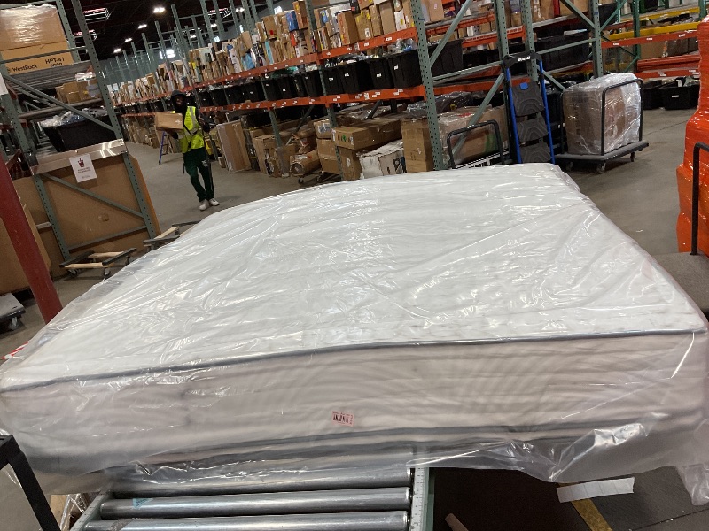 Photo 1 of *DIRTY FROM TRANSPORT. Novilla King Size Mattress, 12 inch Hybrid King Mattress for Back Pain Relief & Support, King Hybrid Mattresses with Pocket Spring & Comfortable Foam, Motion Isolation, Certipur-Us Certified