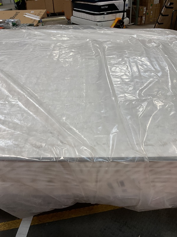 Photo 1 of *DIRTY FROM TRANSPORT. Novilla King Size Mattress, 12 inch Hybrid King Mattress for Back Pain Relief & Support, King Hybrid Mattresses with Pocket Spring & Comfortable Foam, Motion Isolation, Certipur-Us Certified