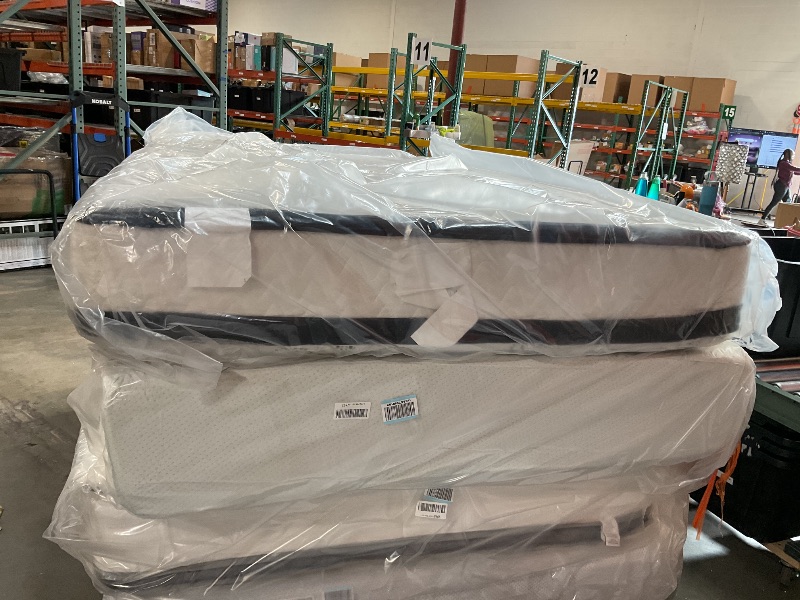 Photo 1 of DIRTY FROM TRANSPORT*Signature Design by Ashley Queen Size Chime 12 Inch Medium Firm Hybrid Mattress with Cooling Gel Memory Foam for Pressure Relief