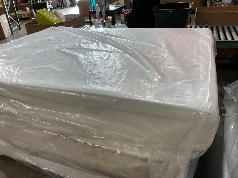 Photo 1 of *DIRTY FROM TRANSPORT*ZINUS 12 Inch Green Tea Memory Foam Mattress [New Version], Fiberglass free, Medium Firm Feel, Zoned Pressure Relief, Certified Safe Foams & Fabric,  Queen