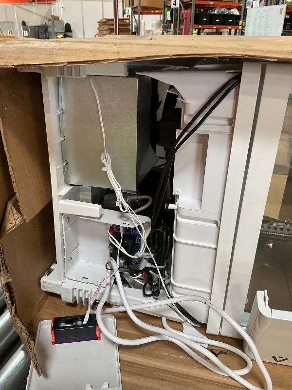 Photo 1 of **SUPPORT IS BROKEN. FOR PARTS ONLY.**
Commercial Countertop Double Glass Door Displays Chiller Showcase Cl-98