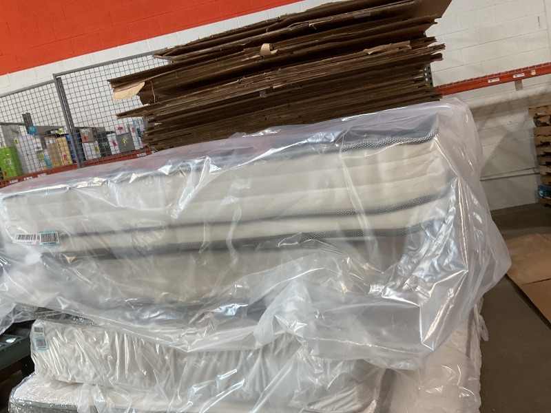 Photo 1 of **DIRTY  FROM TRANSPORT
**QUENSIYE 10 Inch Full Size Mattress,Memory Foam Hybird Mattress in a Box with Individually Wrapped Pocket Springs,Motion Isolation,Pressure Relief,Strong Edge Support,Medium Firm