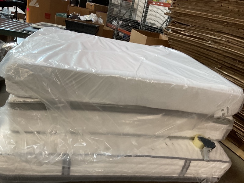 Photo 1 of **DIRTY FROM TRANSPORT**
ZINUS 10 Inch Green Tea Cooling Memory Foam Mattress [New Version],