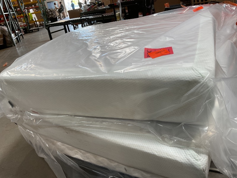 Photo 1 of **DIRTY FROM TRANSPORT**ZINUS 12 Inch Green Tea Memory Foam Mattress [New Version], Full, Fiberglass free, Medium Firm Feel, Zoned Pressure Relief, Certified Safe Foams & Fabric, 