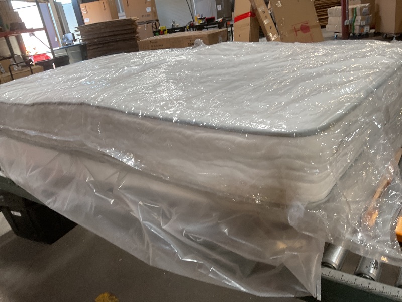 Photo 1 of 
**DIRTY FROM TRANSPORT**Zinus 6" Bonnell Innerspring Mattress Firm Feel,