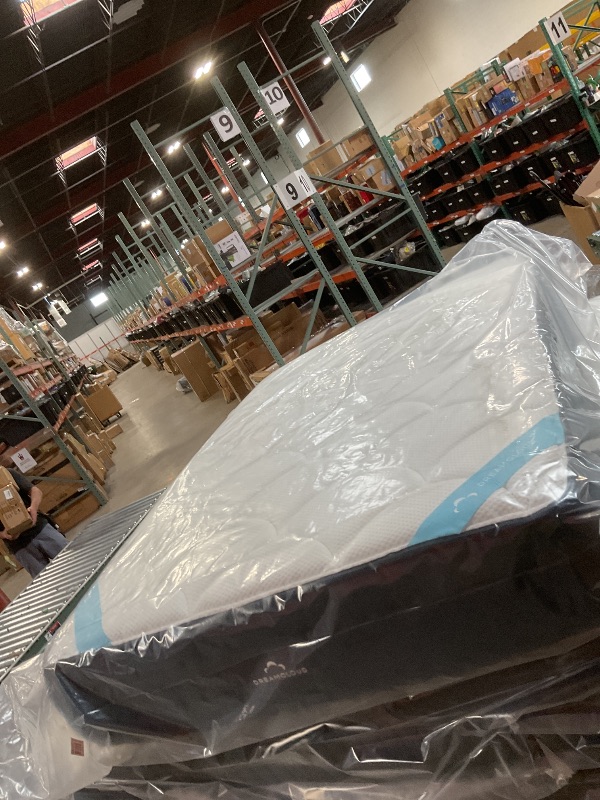 Photo 1 of **DIRTY FROM TRANSPORT**14" Full Mattress - Luxury Hybrid Gel Memory Foam - 365 Night Trial - 7 Premium Pressure-Relieving Layers -