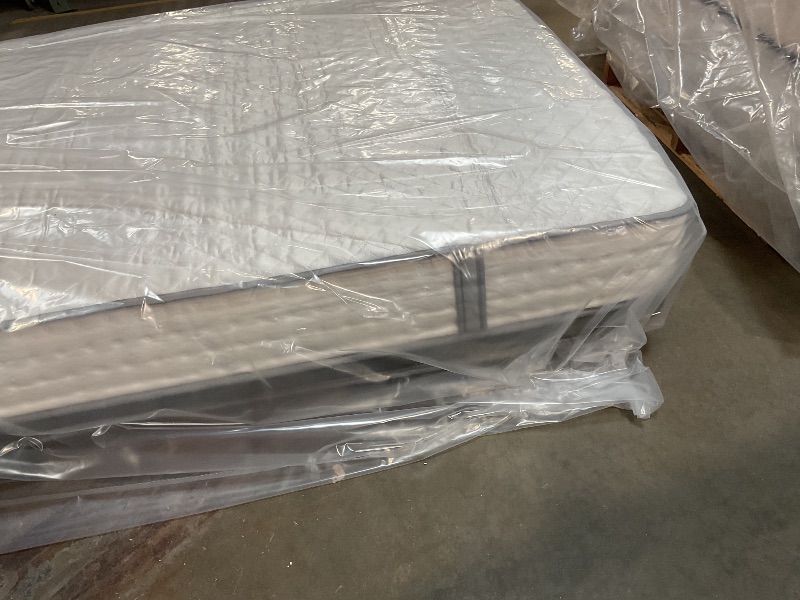 Photo 1 of **DIRTY FROM TRANSPORT**KOULABR Z Queen Size Mattress, 12 Inch Hybrid Mattress in a Box, Gel Memory Foam, Individually Wrapped Pocket Coils Innerspring, Pressure Relief, Medium Firm (12 INCH, Queen (New))