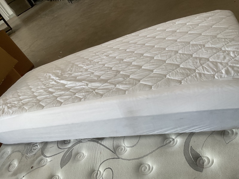 Photo 1 of Nutan 12-inch Hybrid Reactive Medium Soft Memory Foam Mattress with Zipper System | Standard Size, Breathable and Soft, Zippered, Mesh Sides with Removable and Washable Cover, California King Split