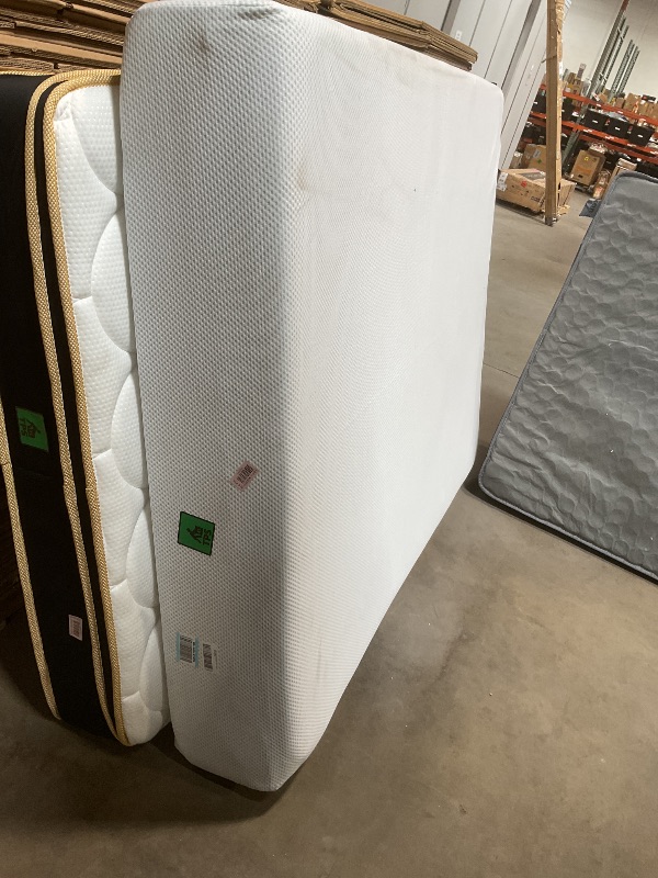 Photo 1 of **DIRTY FROM TRANSPORT **ZINUS 12 Inch Green Tea Cooling Memory Foam Mattress [New Version], Queen, Fiberglass Free, Medium Firmness, Cooling Gel Foam, Certified Safe Foams & Fabric, 