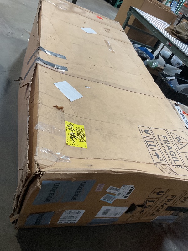 Photo 1 of **SELLING FOR PARTS. DID NOT SEE THE KEYS**Thule Motion 3 XXL