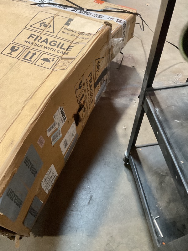 Photo 1 of **SELLING FOR PARTS. DID NOT SEE THE KEYS**Thule Motion 3 XXL